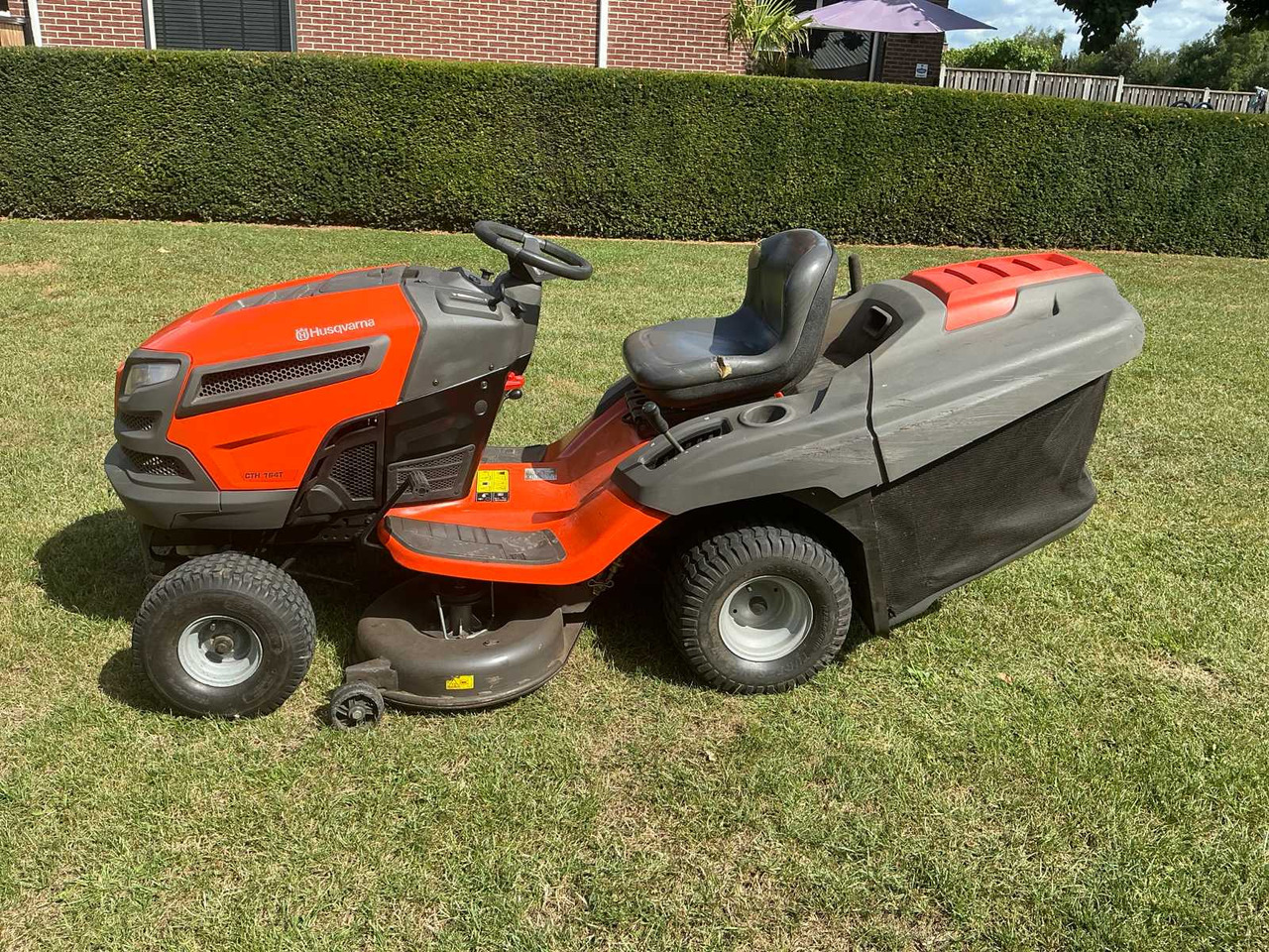 Husqvarna CTH164T - Zāles pļāvējs: foto 2 Husqvarna CTH164T - Zāles pļāvējs: foto 2