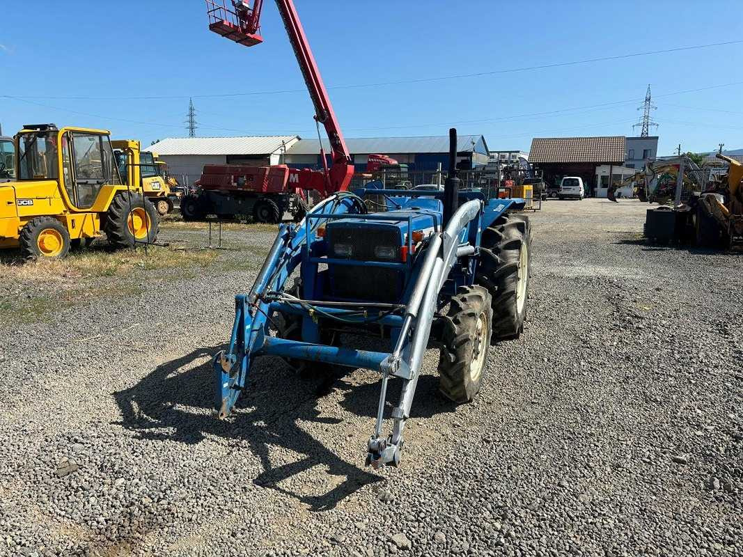 ISEKI 4-WHEEL DRIVE TRACTOR - Traktors: foto 3 ISEKI 4-WHEEL DRIVE TRACTOR - Traktors: foto 3