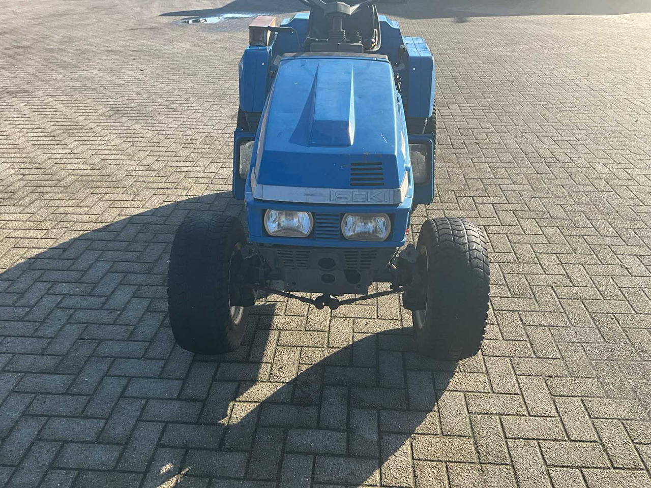 Iseki TU315F - Mini traktors: foto 3 Iseki TU315F - Mini traktors: foto 3