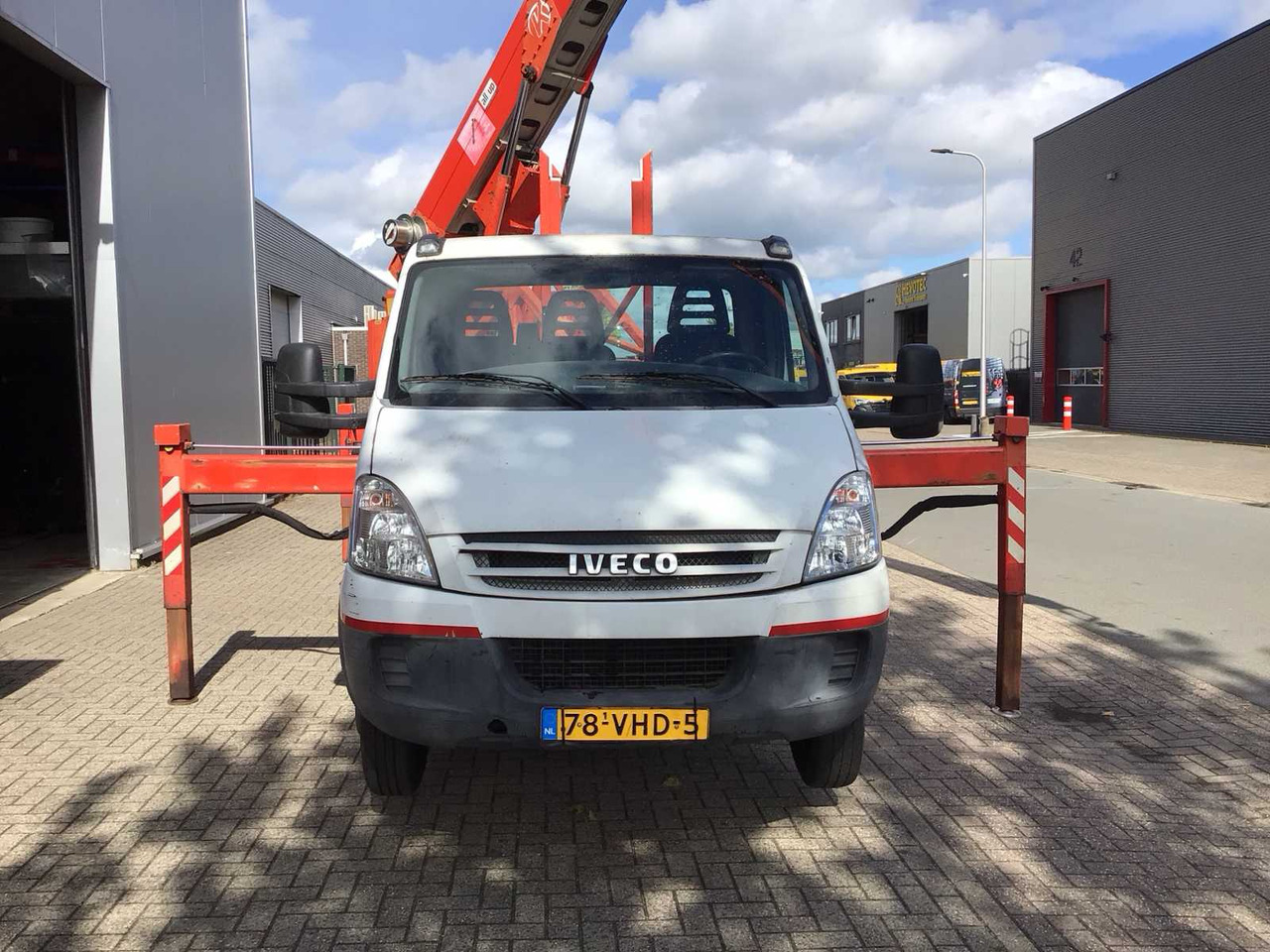 Iveco 40C15 375 - Celtnis: foto 5 Iveco 40C15 375 - Celtnis: foto 5