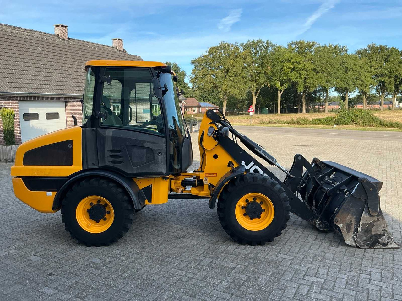 JCB 406 T4 - Riteņu iekrāvējs: foto 5 JCB 406 T4 - Riteņu iekrāvējs: foto 5