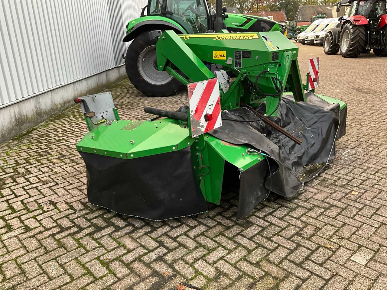 John Deere 131 - Pļaujmašīna-smalcinātājs/ Mulčētājs: foto 4 John Deere 131 - Pļaujmašīna-smalcinātājs/ Mulčētājs: foto 4
