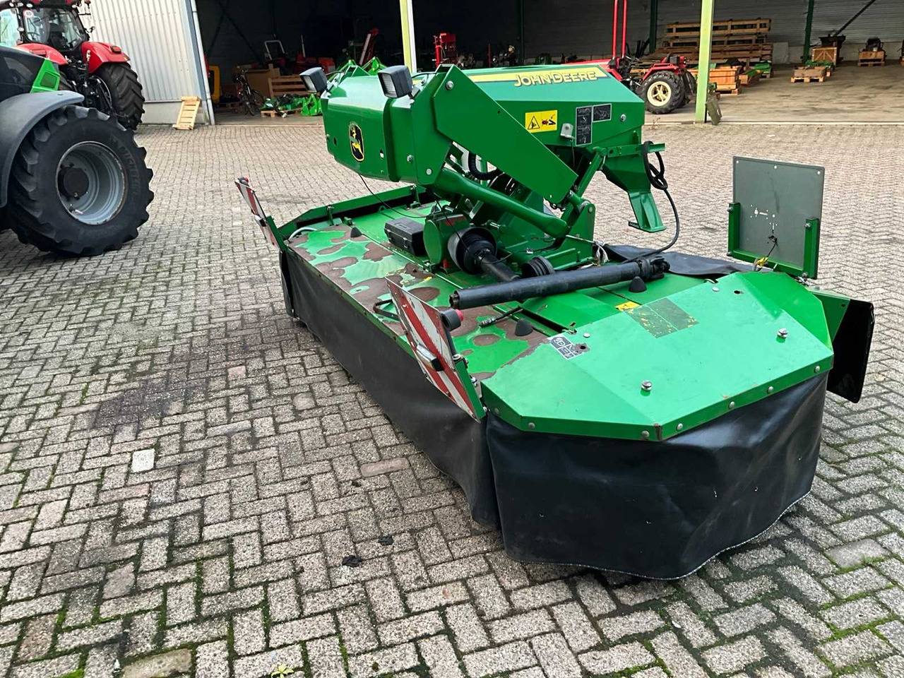 John Deere 131 - Pļaujmašīna-smalcinātājs/ Mulčētājs: foto 3 John Deere 131 - Pļaujmašīna-smalcinātājs/ Mulčētājs: foto 3
