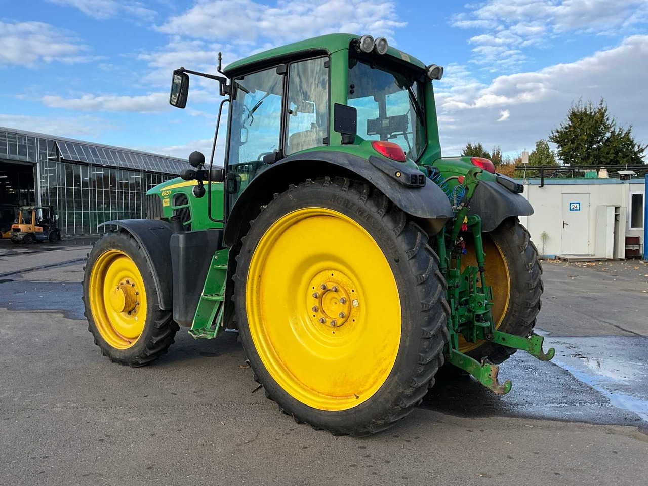 John Deere 6830 Premium - Traktors: foto 4 John Deere 6830 Premium - Traktors: foto 4