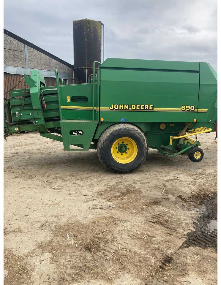 John Deere 690 - Kīpu prese: foto 3 John Deere 690 - Kīpu prese: foto 3