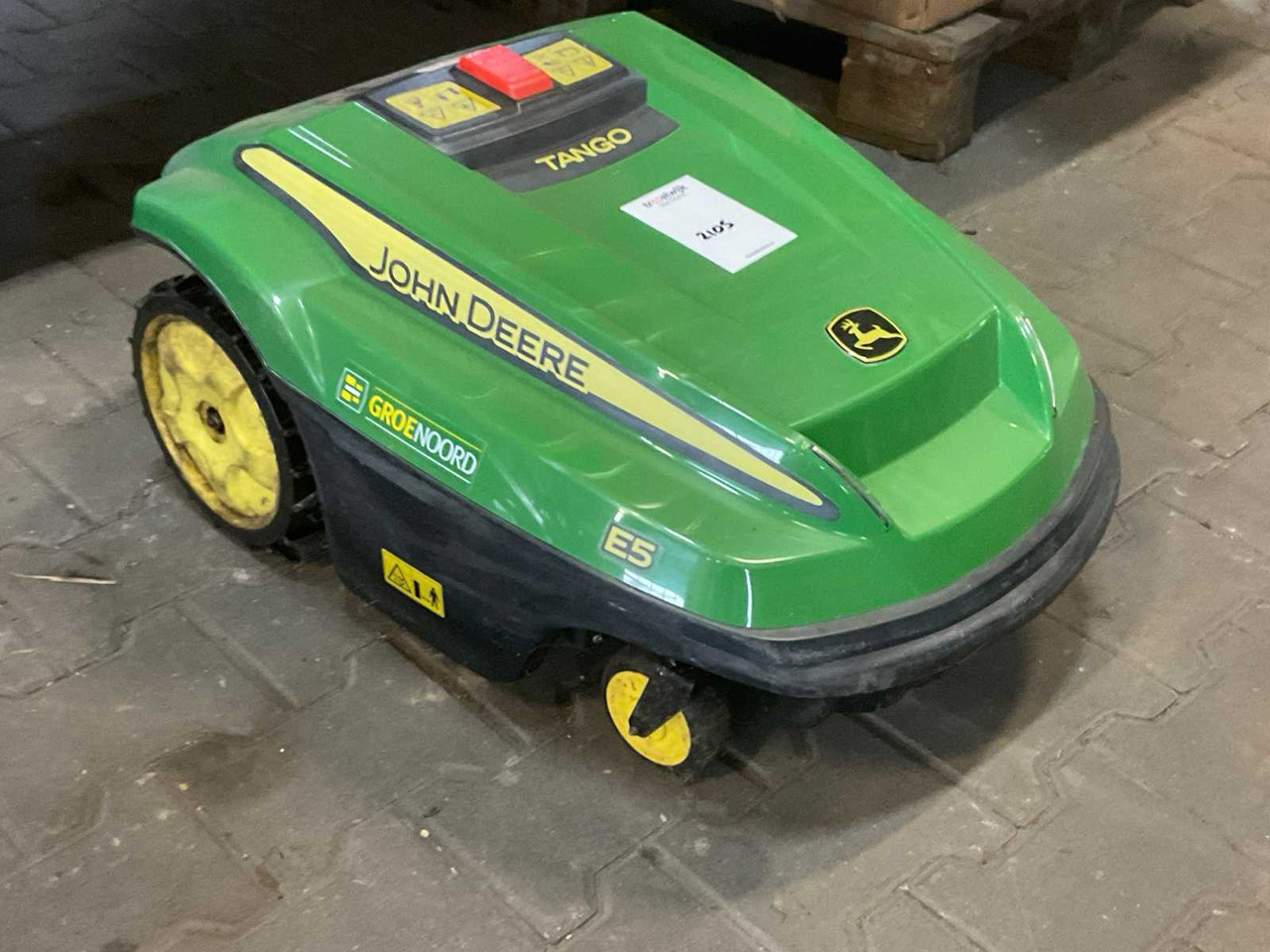 John Deere Tango E5 - Zāles pļāvējs: foto 2 John Deere Tango E5 - Zāles pļāvējs: foto 2