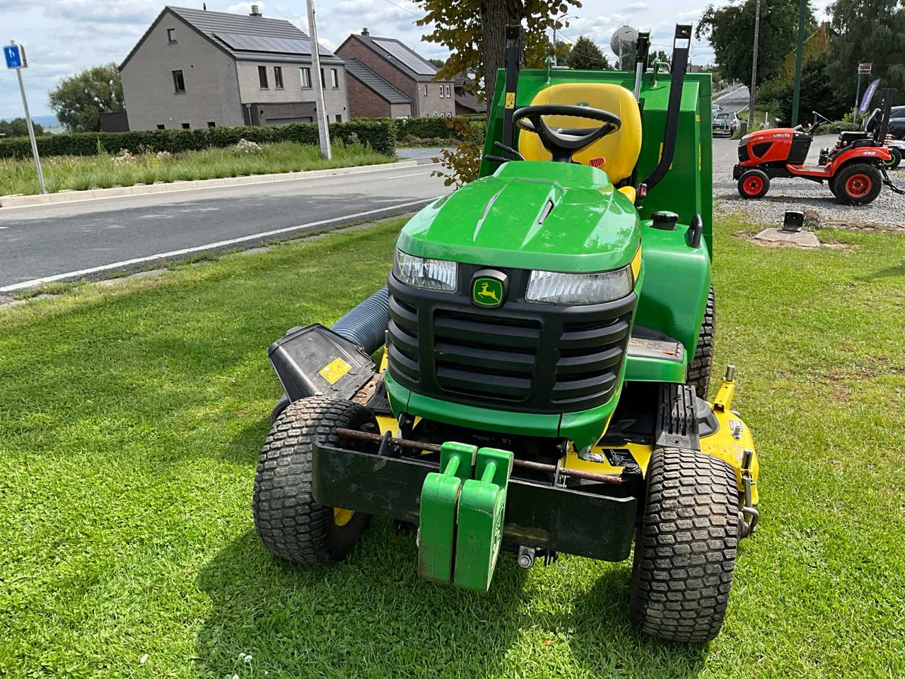 John Deere X940 - Zāles pļāvējs: foto 2 John Deere X940 - Zāles pļāvējs: foto 2