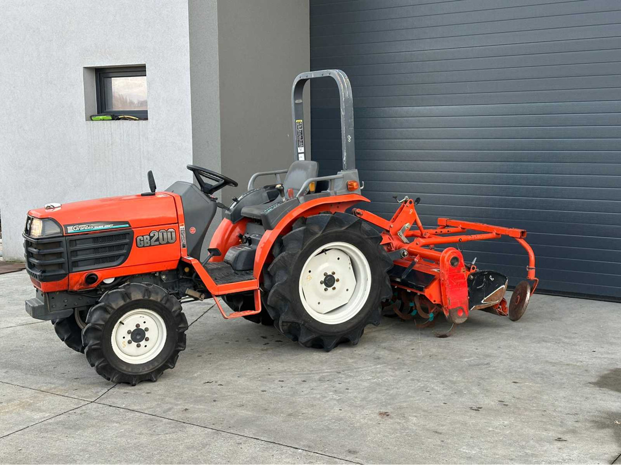 KUBOTA - GB200 - 4-WHEEL DRIVE TRACTOR - Traktors: foto 2 KUBOTA - GB200 - 4-WHEEL DRIVE TRACTOR - Traktors: foto 2