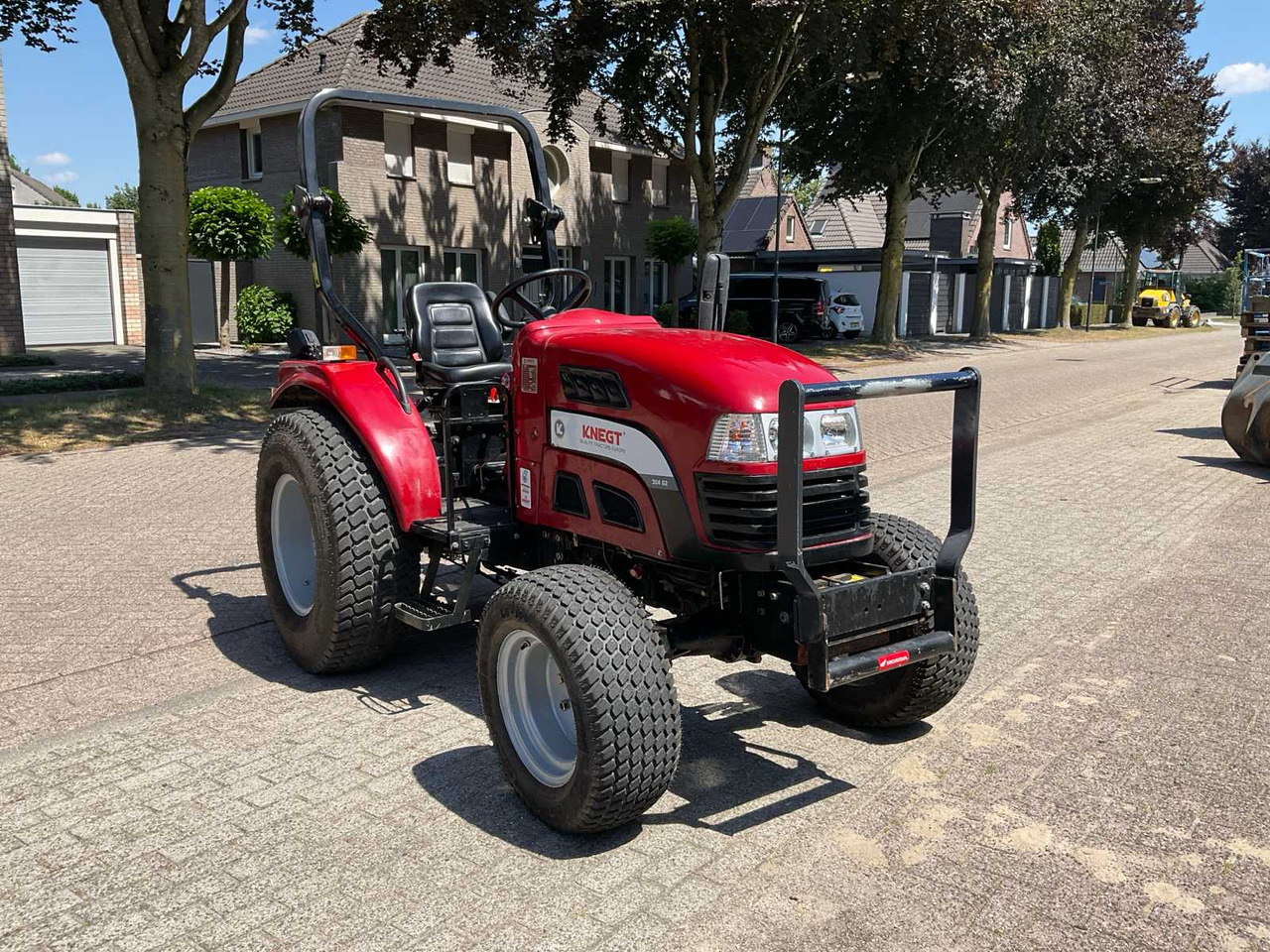 Knegt DF 304 G2 - Mini traktors: foto 3 Knegt DF 304 G2 - Mini traktors: foto 3