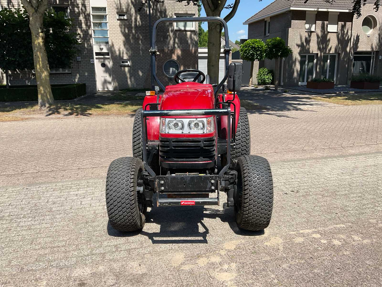 Knegt DF 304 G2 - Mini traktors: foto 2 Knegt DF 304 G2 - Mini traktors: foto 2