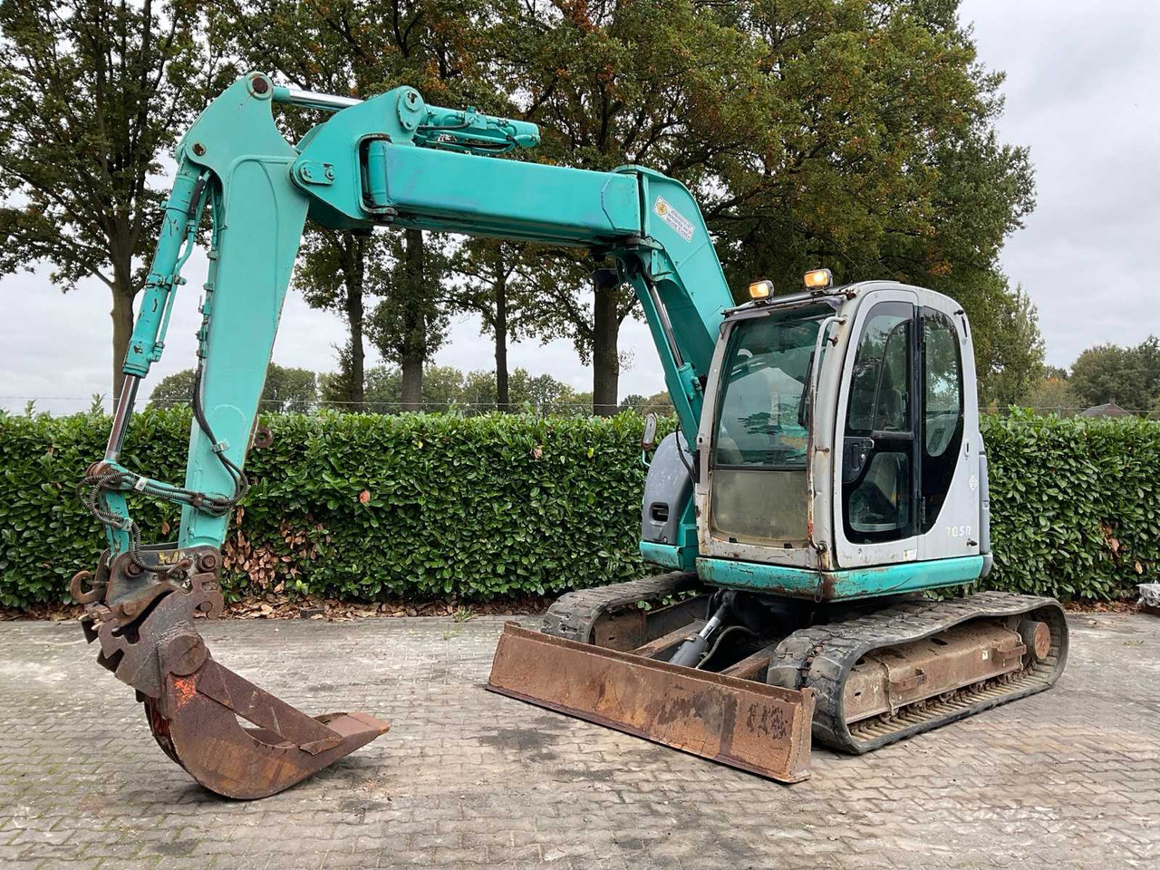 Kobelco SK70SR-1E - Kāpurķēžu ekskavators: foto 1 Kobelco SK70SR-1E - Kāpurķēžu ekskavators: foto 1