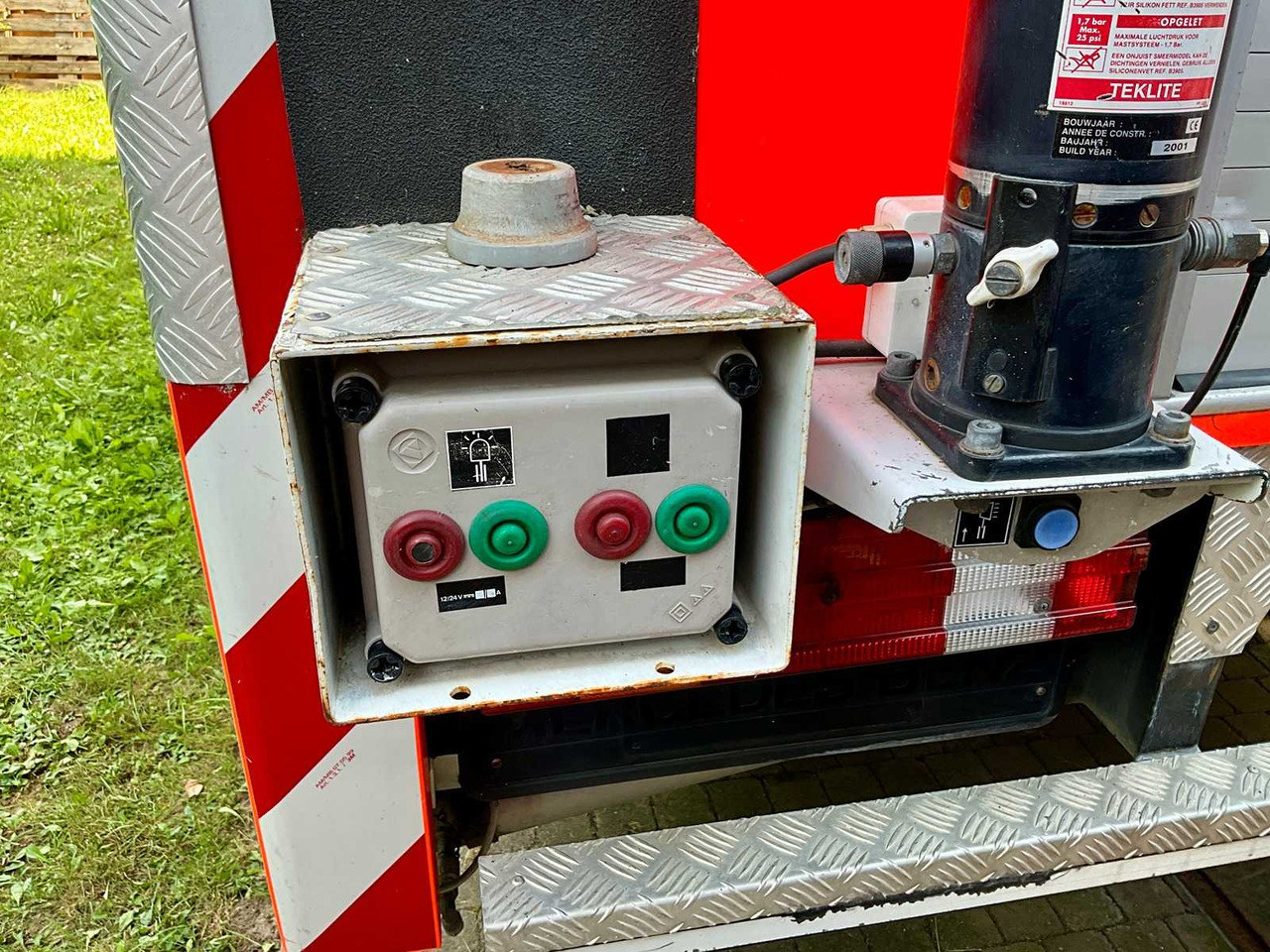 Kravas automašīna 1997 MERCEDES-BENZ ATEGO FIRE TRUCK FIRE BRIGADE: foto 20 Kravas automašīna 1997 MERCEDES-BENZ ATEGO FIRE TRUCK FIRE BRIGADE: foto 20