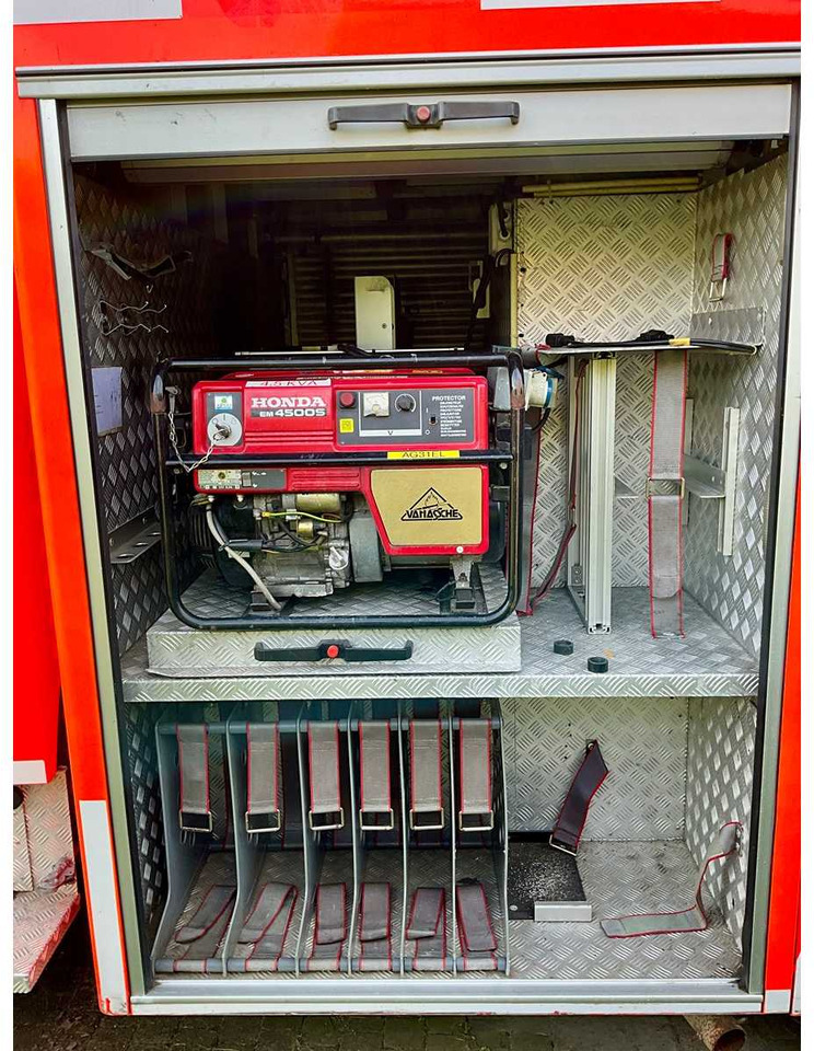 Kravas automašīna 1997 MERCEDES-BENZ ATEGO FIRE TRUCK FIRE BRIGADE: foto 42 Kravas automašīna 1997 MERCEDES-BENZ ATEGO FIRE TRUCK FIRE BRIGADE: foto 42