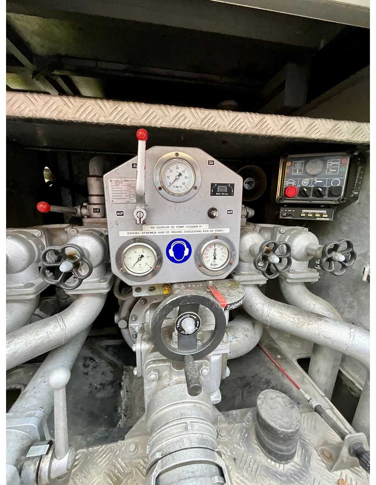 Kravas automašīna 1997 MERCEDES-BENZ ATEGO FIRE TRUCK FIRE BRIGADE: foto 38 Kravas automašīna 1997 MERCEDES-BENZ ATEGO FIRE TRUCK FIRE BRIGADE: foto 38