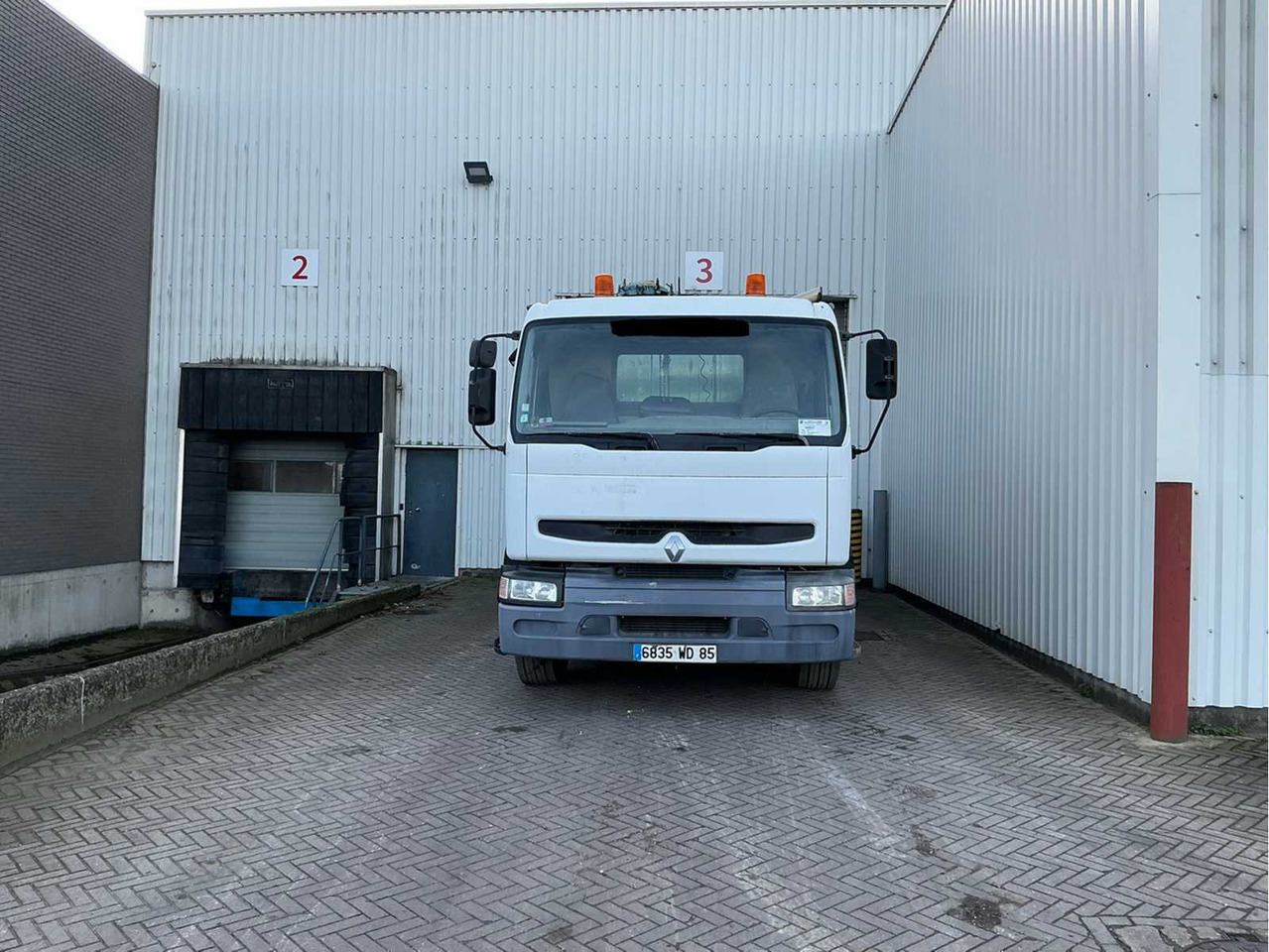 2001 RENAULT 22 AVA 320 DCI TRUCK - Kravas automašīna: foto 4 2001 RENAULT 22 AVA 320 DCI TRUCK - Kravas automašīna: foto 4