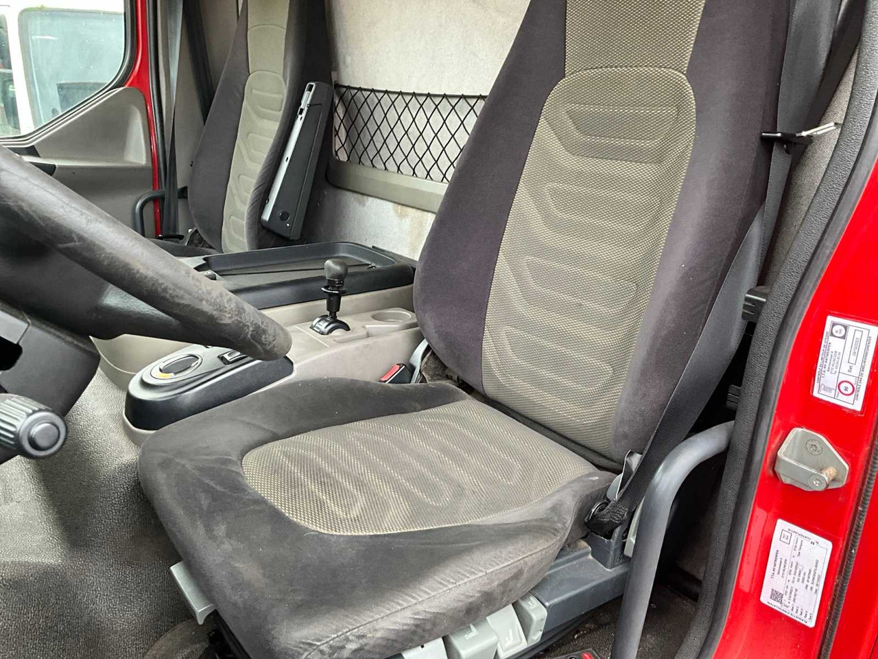 Kravas automašīna 2010 DAF LF 55.250 - HYDRAULIC TAIL LIFT - 183000KM: foto 29