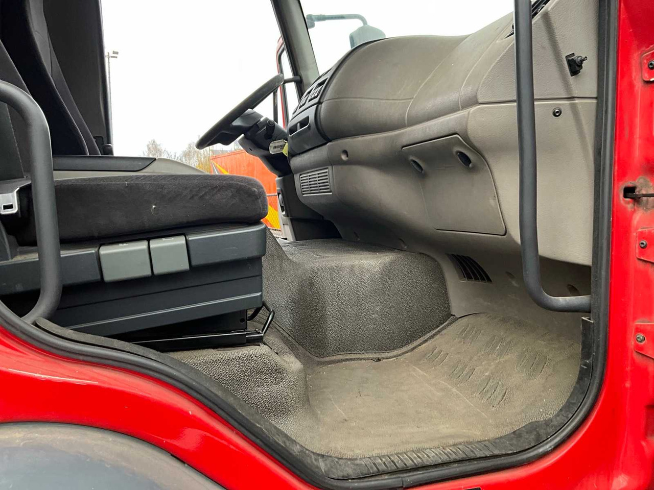 Kravas automašīna 2010 DAF LF 55.250 - HYDRAULIC TAIL LIFT - 183000KM: foto 45