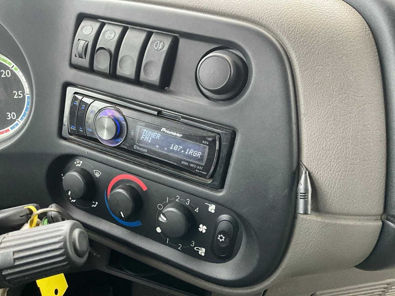 Kravas automašīna 2010 DAF LF 55.250 - HYDRAULIC TAIL LIFT - 183000KM: foto 34