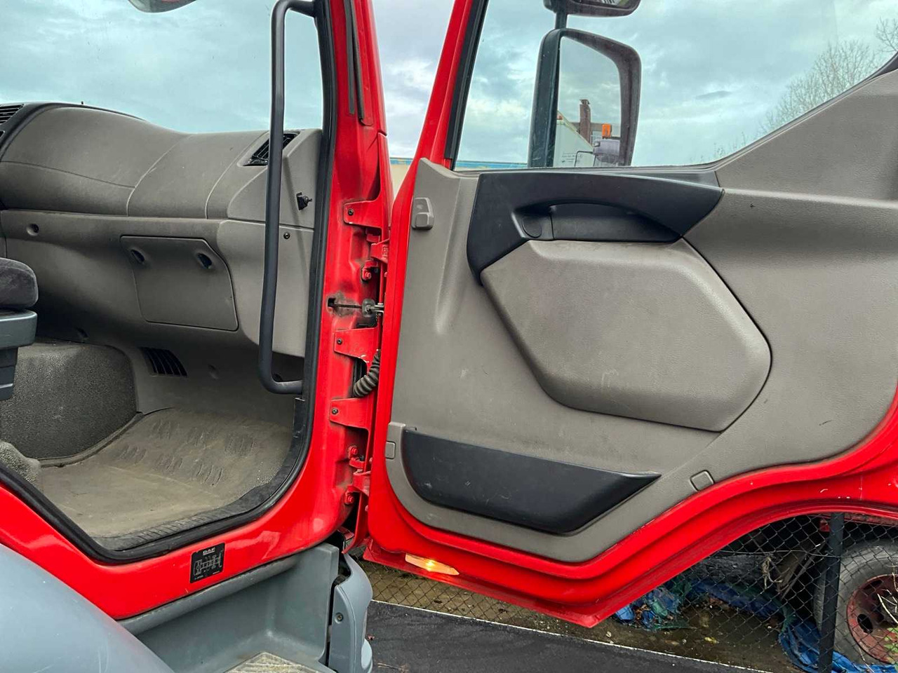 Kravas automašīna 2010 DAF LF 55.250 - HYDRAULIC TAIL LIFT - 183000KM: foto 43