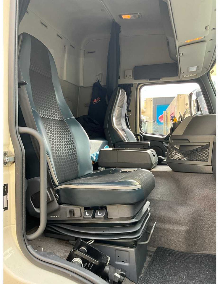 Kravas automašīna 2012 VOLVO FM 13 SEMI-TRAILER TRUCK: foto 15