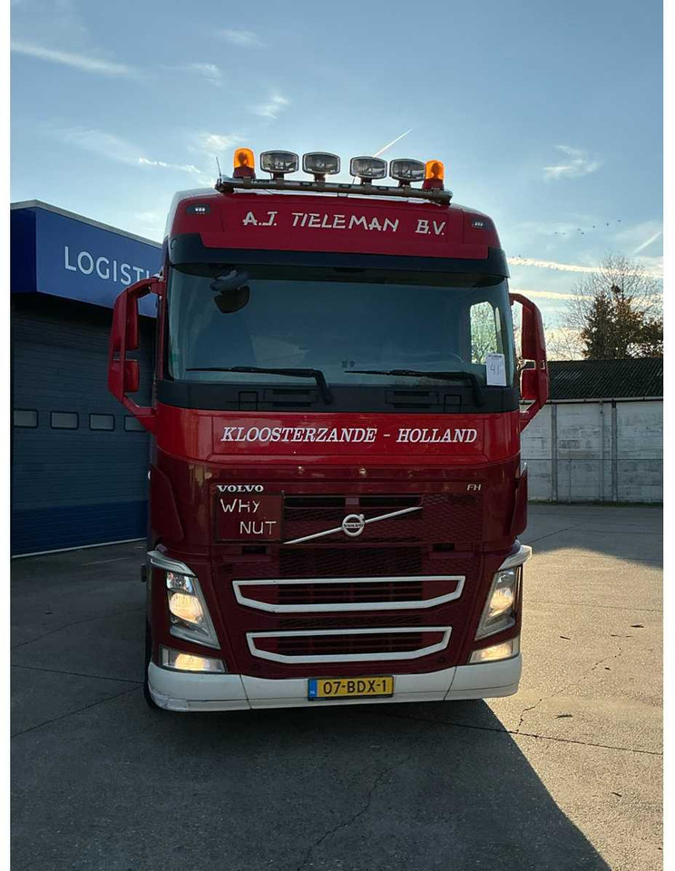 2014 VOLVO FH SEMI-TRAILER TRACTOR - Kravas automašīna: foto 4 2014 VOLVO FH SEMI-TRAILER TRACTOR - Kravas automašīna: foto 4