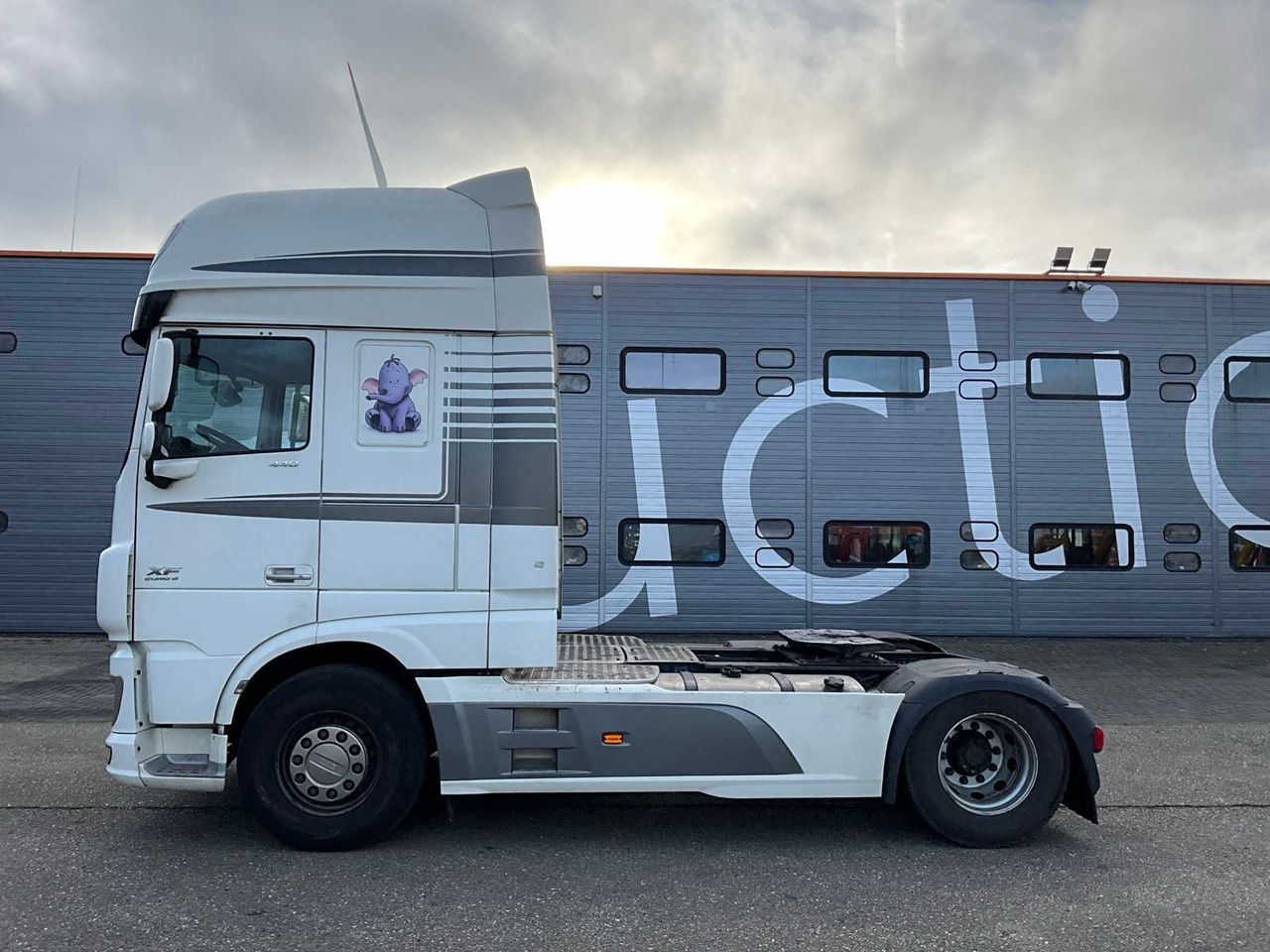 2015 DAF XF440 EURO6 TRUCK 99-BFX-3 - Kravas automašīna: foto 2 2015 DAF XF440 EURO6 TRUCK 99-BFX-3 - Kravas automašīna: foto 2