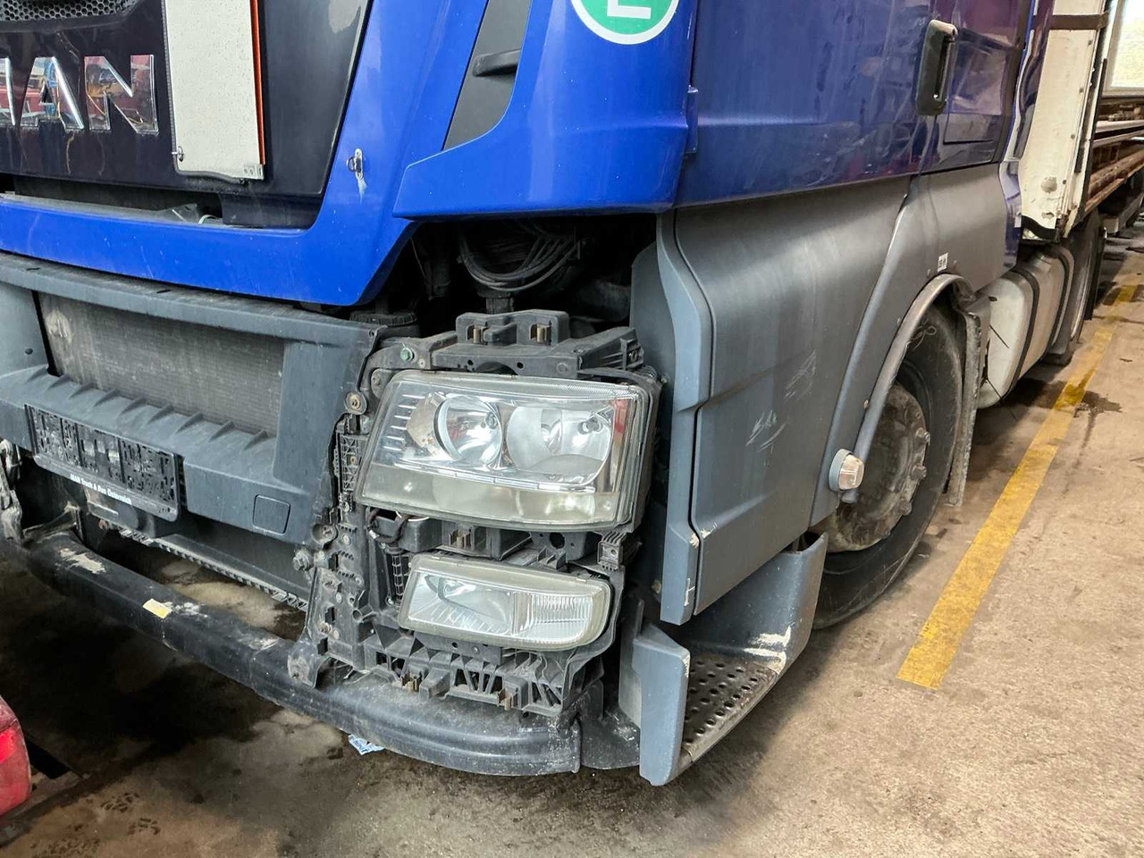 2015 MAN TGX TRACTOR UNIT INCLUDING TRAILER - Kravas automašīna: foto 3 2015 MAN TGX TRACTOR UNIT INCLUDING TRAILER - Kravas automašīna: foto 3