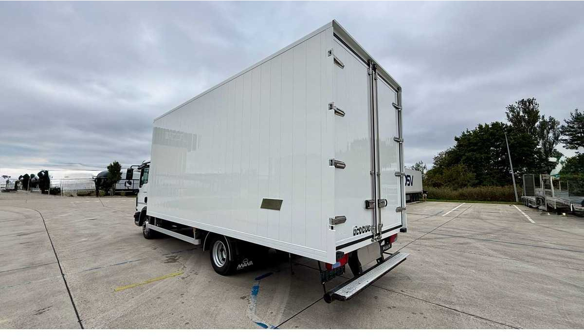 2016 MAN TGL 7.150 TRUCK - Kravas automašīna: foto 4 2016 MAN TGL 7.150 TRUCK - Kravas automašīna: foto 4