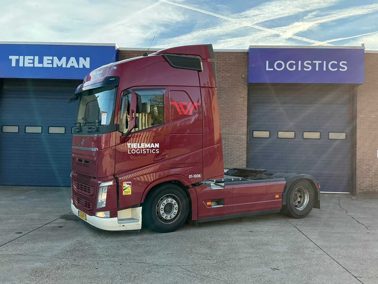 2019 VOLVO FH SEMI-TRAILER TRACTOR - Kravas automašīna: foto 1 2019 VOLVO FH SEMI-TRAILER TRACTOR - Kravas automašīna: foto 1