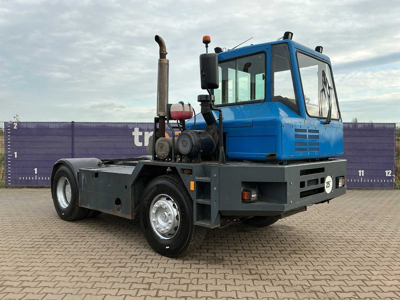 FERRARI - TT2516 - TERMINAL TRACTOR - Kravas automašīna: foto 2 FERRARI - TT2516 - TERMINAL TRACTOR - Kravas automašīna: foto 2