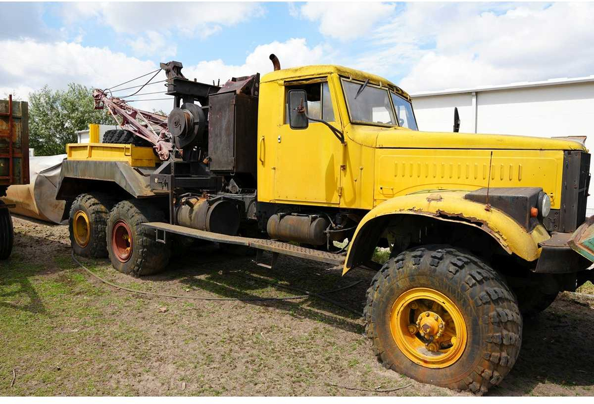KRAZ KRAZ-255B OR KRAZ-260 MILITARY OFF-ROAD TRUCK WITH WINCH/CRANING UNIT - Kravas automašīna: foto 3 KRAZ KRAZ-255B OR KRAZ-260 MILITARY OFF-ROAD TRUCK WITH WINCH/CRANING UNIT - Kravas automašīna: foto 3