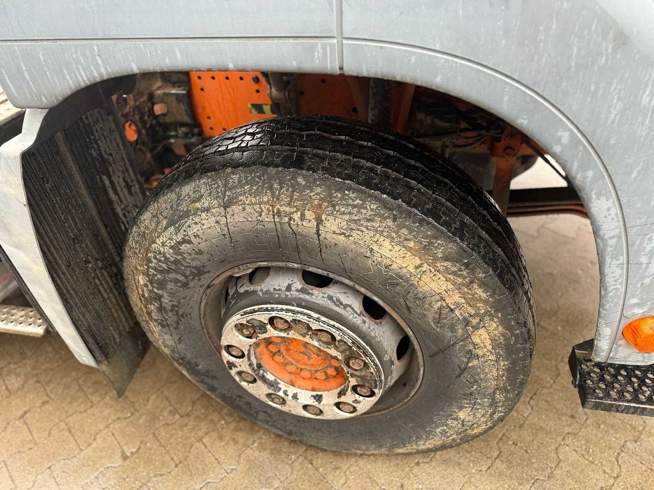 MAN - TGA 26.414 FDC - TRUCK - 2003 - Kravas automašīna: foto 5 MAN - TGA 26.414 FDC - TRUCK - 2003 - Kravas automašīna: foto 5