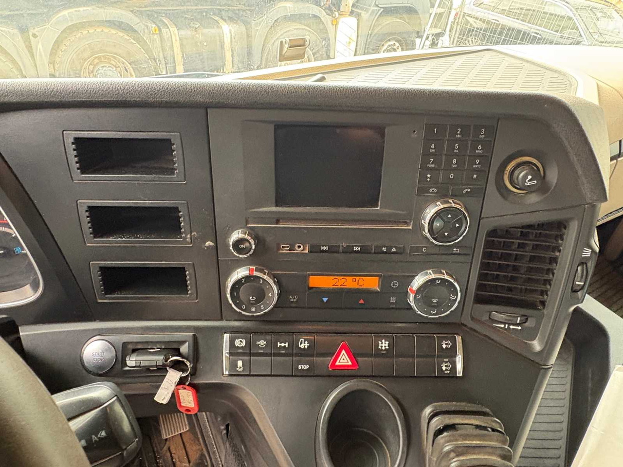 Kravas automašīna MERCEDES-BENZ ACTROS 1843 TRACTOR: foto 12