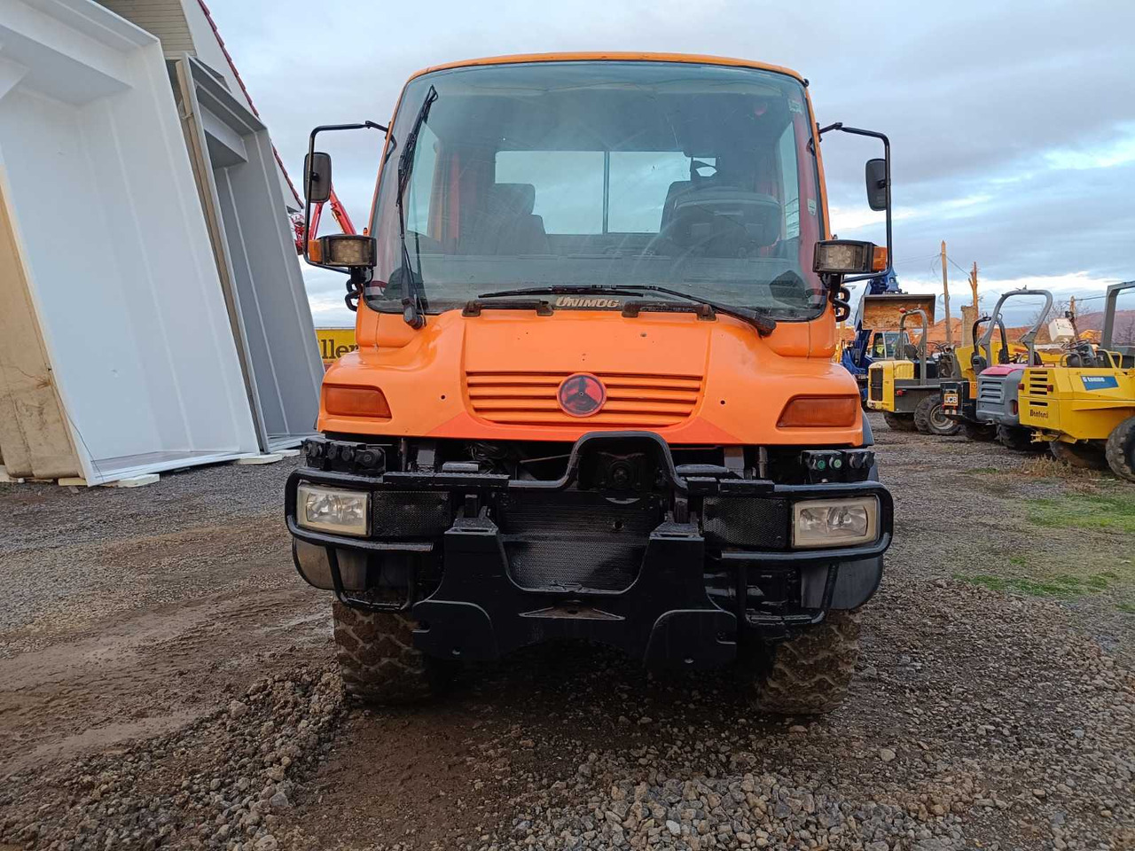 UNIMOG - U 400 - TRUCK - 2001 - Kravas automašīna: foto 3 UNIMOG - U 400 - TRUCK - 2001 - Kravas automašīna: foto 3