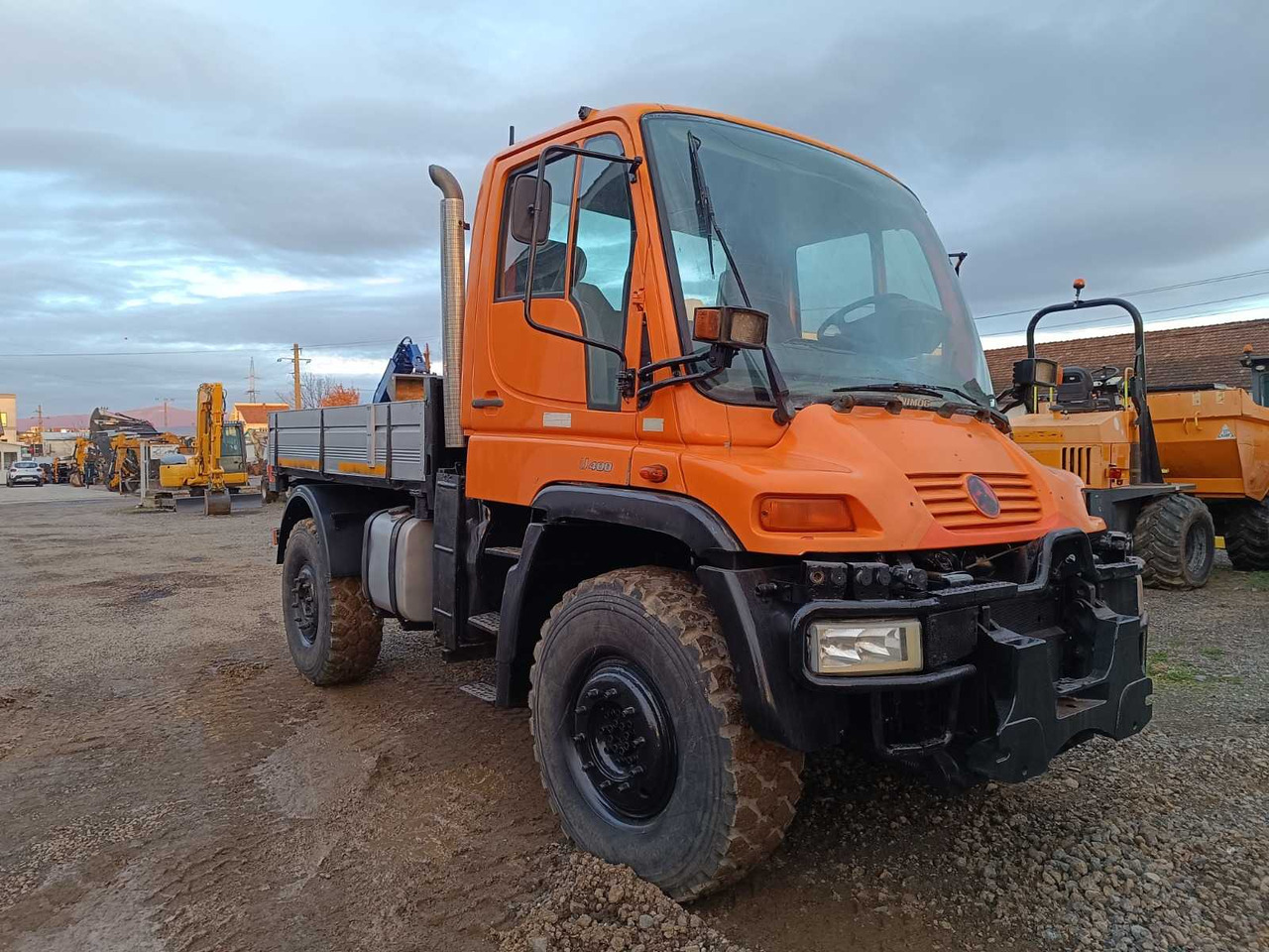 UNIMOG - U 400 - TRUCK - 2001 - Kravas automašīna: foto 4 UNIMOG - U 400 - TRUCK - 2001 - Kravas automašīna: foto 4
