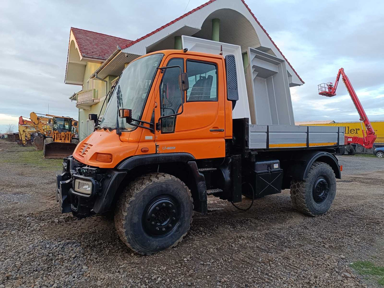 UNIMOG - U 400 - TRUCK - 2001 - Kravas automašīna: foto 1 UNIMOG - U 400 - TRUCK - 2001 - Kravas automašīna: foto 1