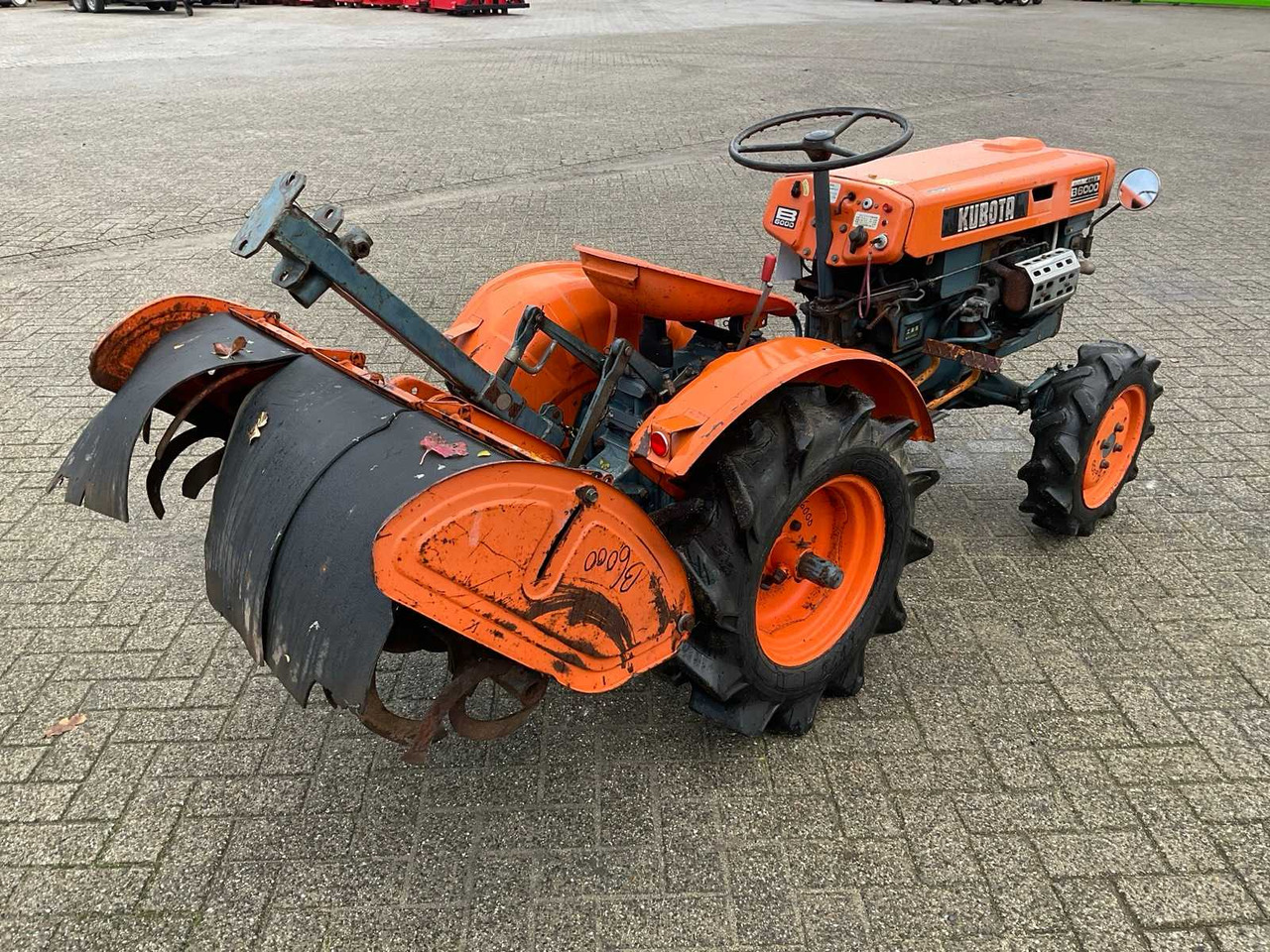 Kubota B6000 - Mini traktors: foto 3 Kubota B6000 - Mini traktors: foto 3