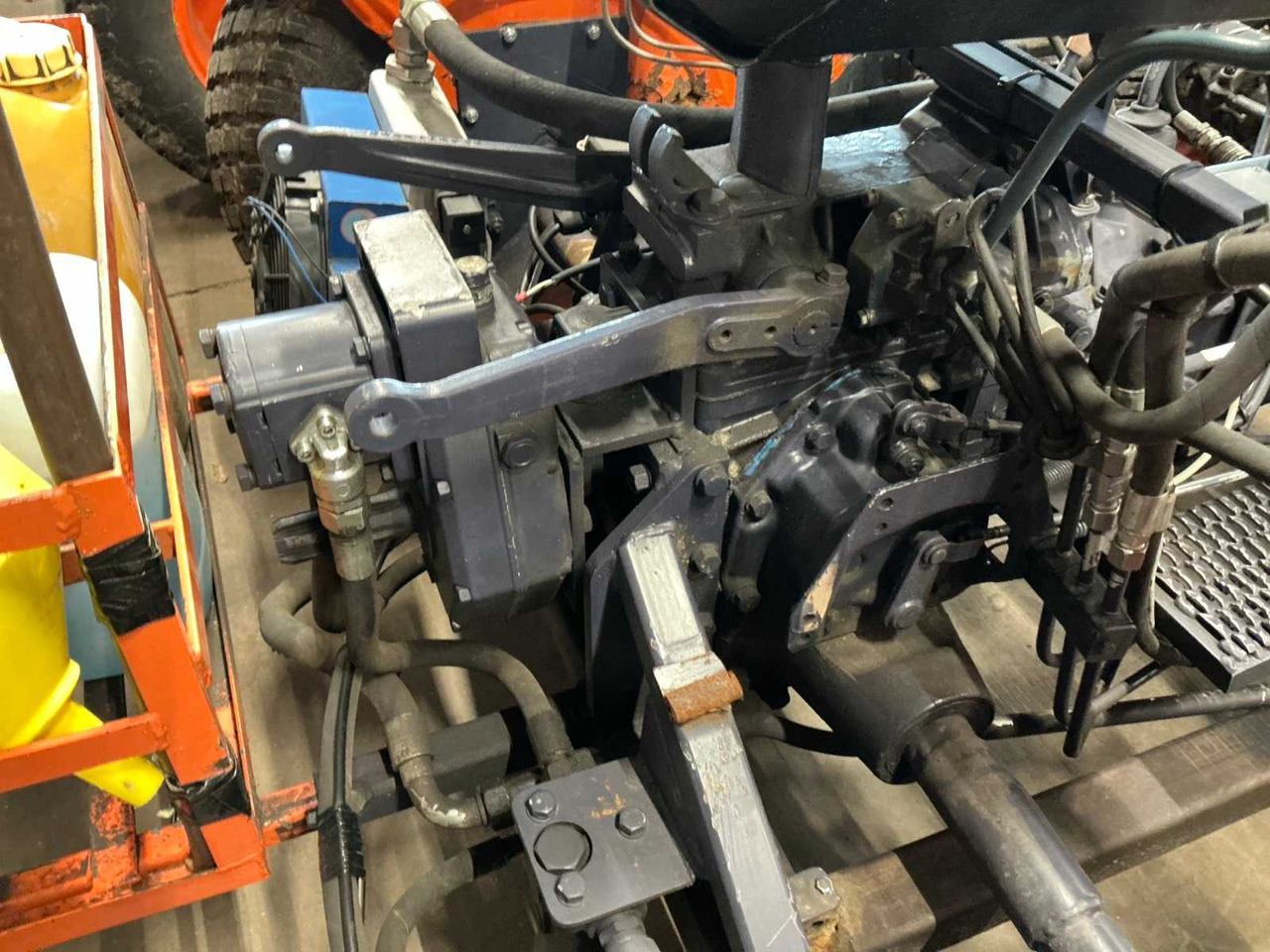 Mini traktors Kubota B7000 4WD: foto 10