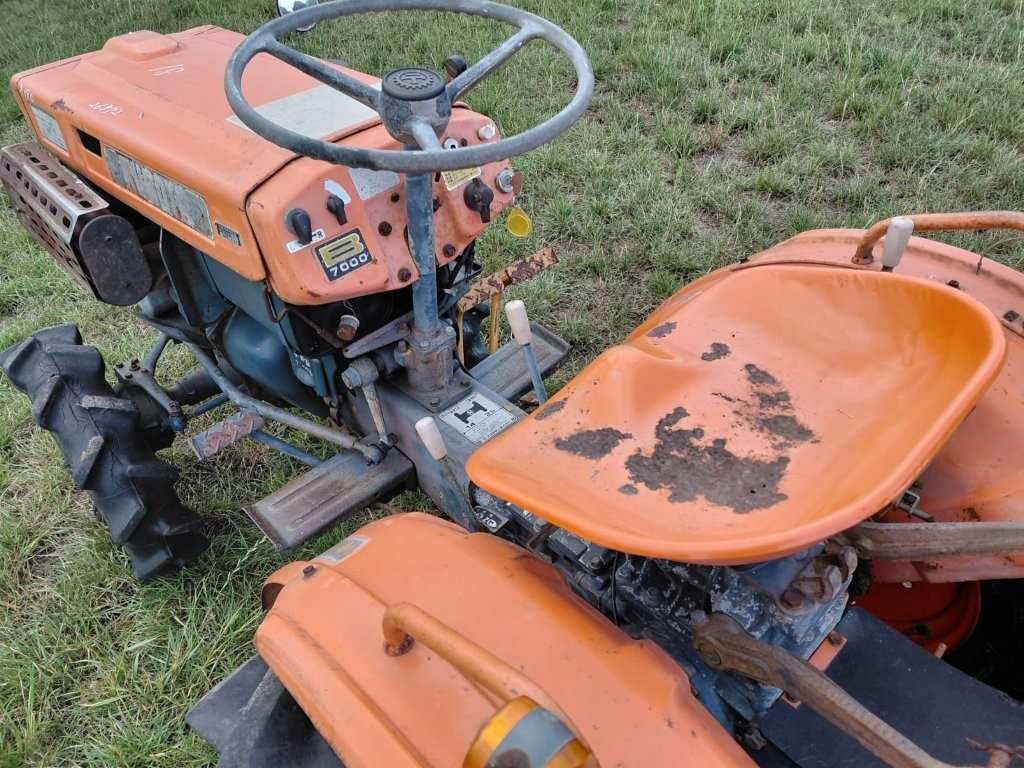 Kubota B7000 - Traktors: foto 5 Kubota B7000 - Traktors: foto 5
