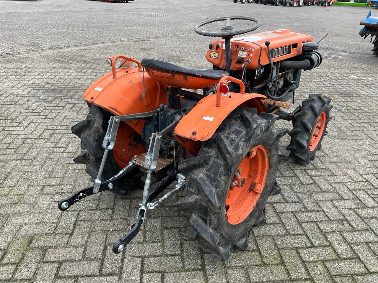 Kubota B7000 - Mini traktors: foto 3 Kubota B7000 - Mini traktors: foto 3