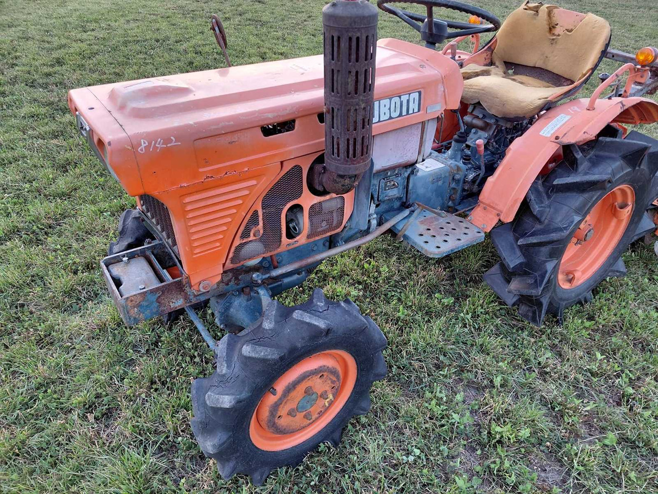 Kubota B7001 - Traktors: foto 3 Kubota B7001 - Traktors: foto 3