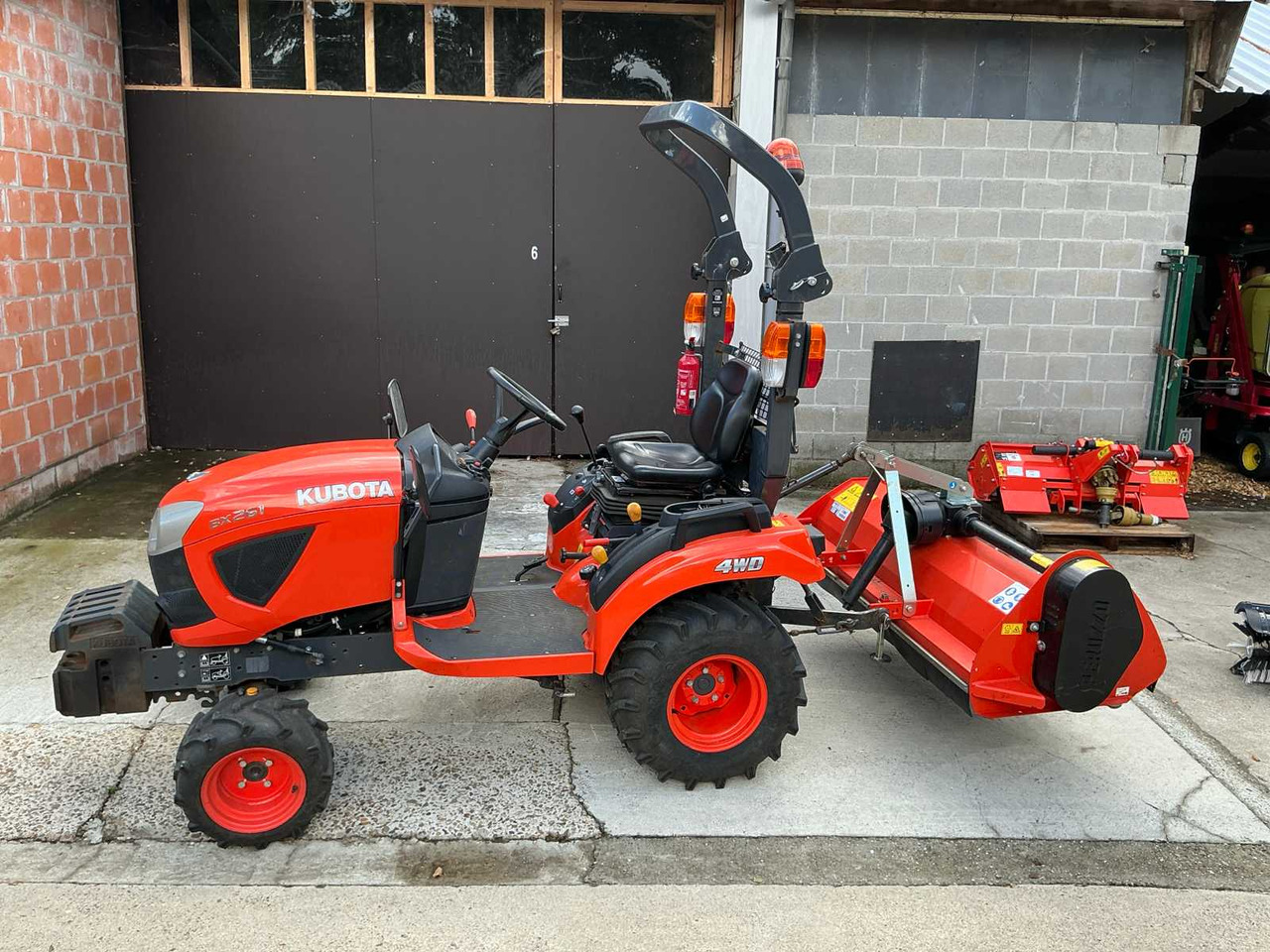 Kubota BX261 - Mini traktors: foto 3 Kubota BX261 - Mini traktors: foto 3