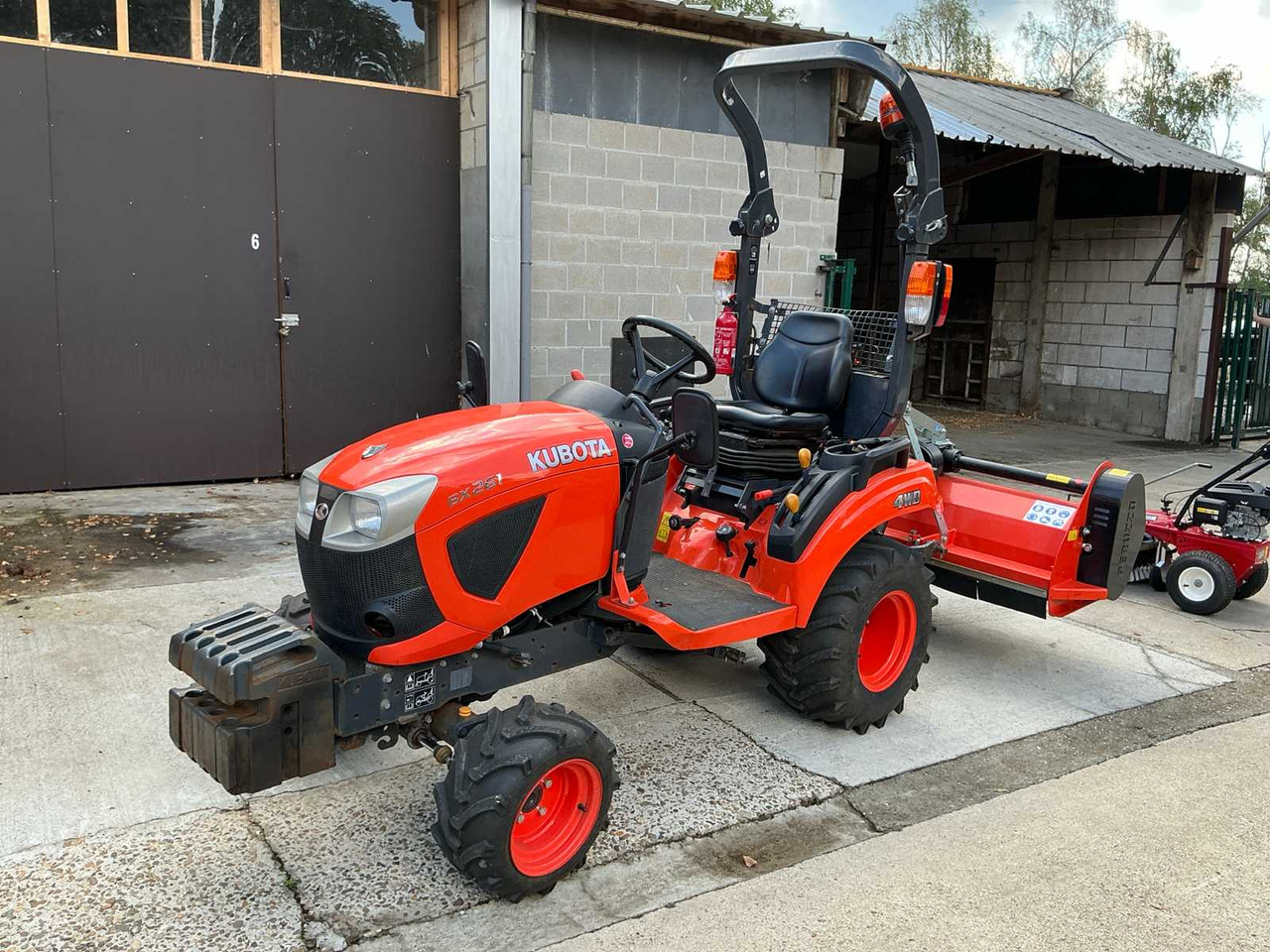 Kubota BX261 - Mini traktors: foto 1 Kubota BX261 - Mini traktors: foto 1