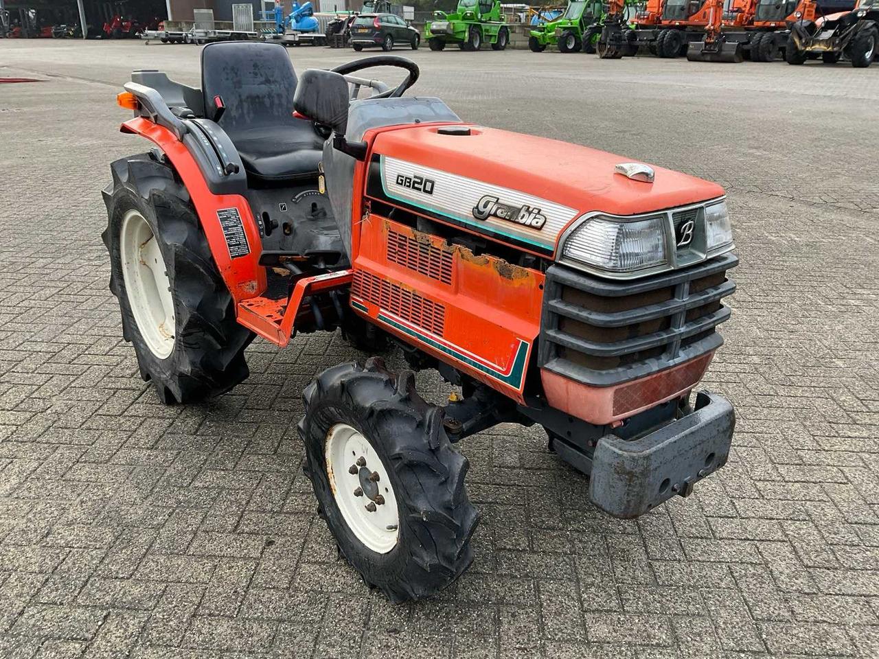 Kubota Granbia GB20 - Mini traktors: foto 4 Kubota Granbia GB20 - Mini traktors: foto 4