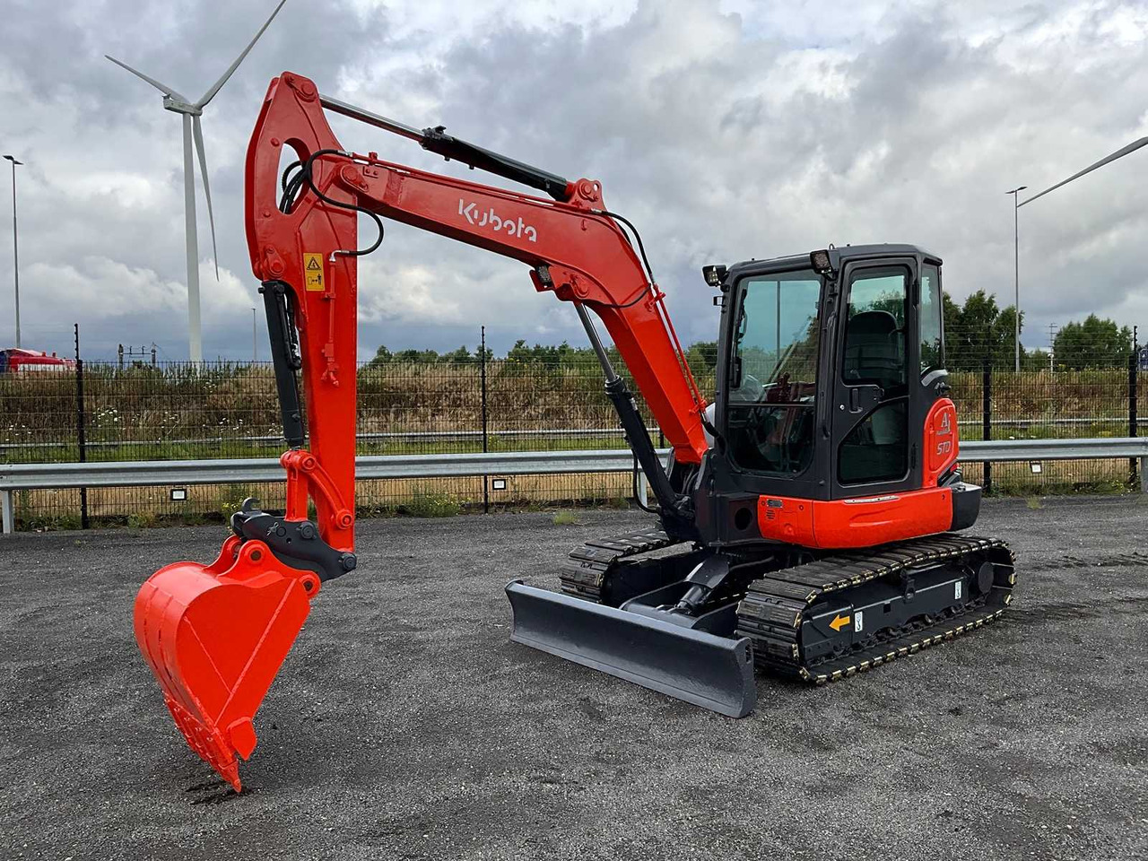 Kubota KX165-5 - Kāpurķēžu ekskavators: foto 1 Kubota KX165-5 - Kāpurķēžu ekskavators: foto 1