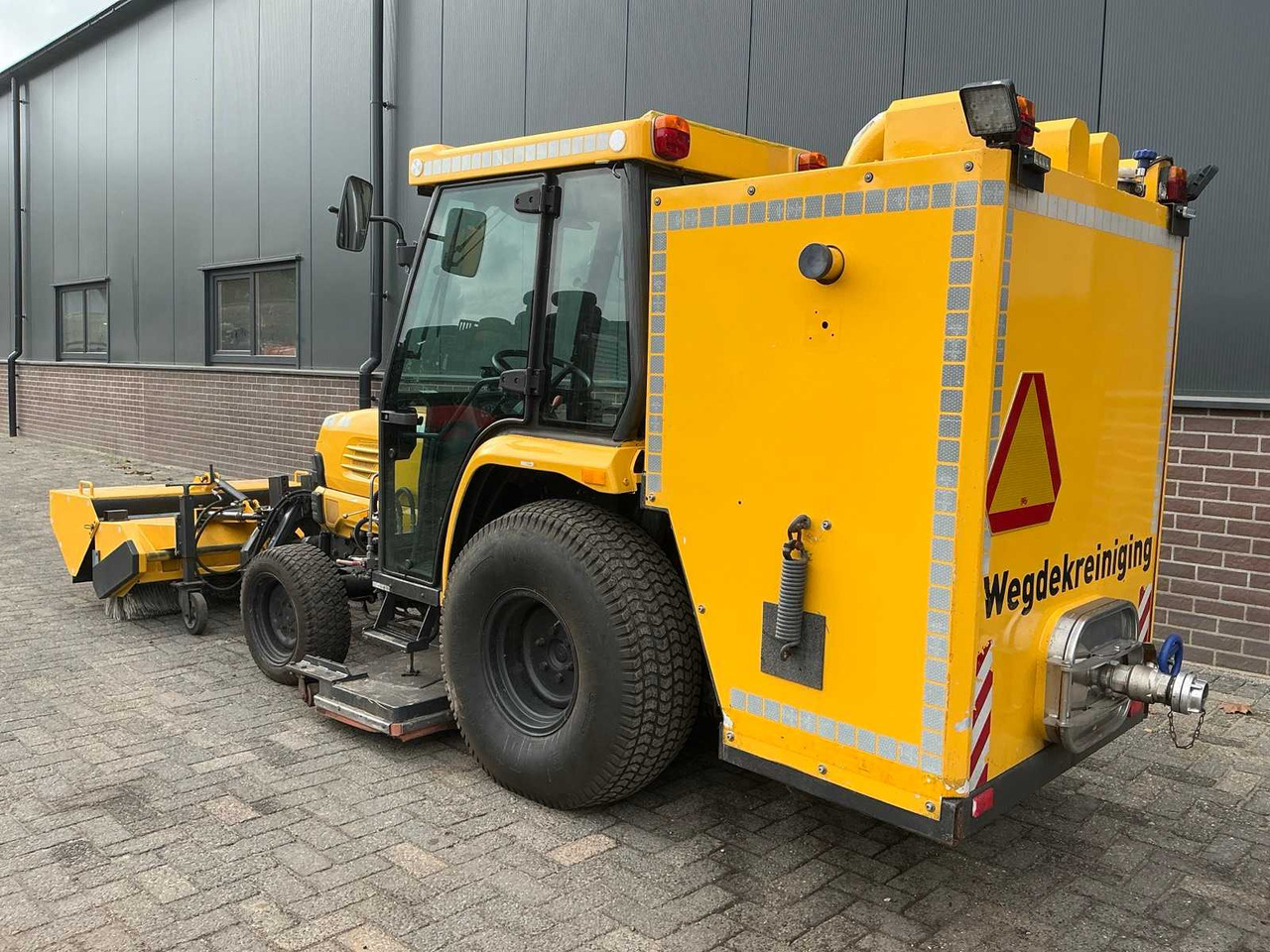 Kubota STV40 - Mini traktors: foto 3 Kubota STV40 - Mini traktors: foto 3