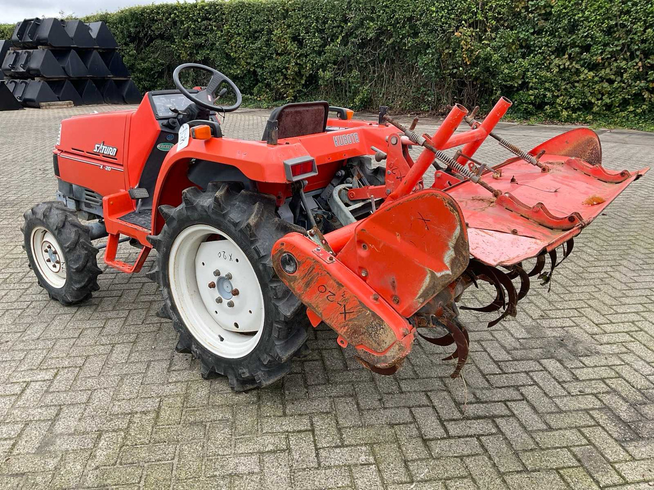 Kubota Saturn X-20 - Mini traktors: foto 2 Kubota Saturn X-20 - Mini traktors: foto 2