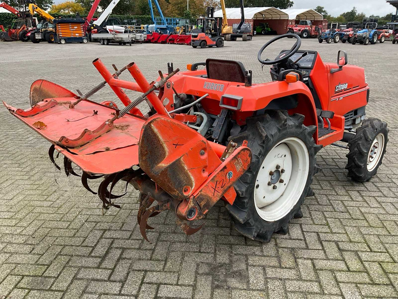Kubota Saturn X-20 - Mini traktors: foto 3 Kubota Saturn X-20 - Mini traktors: foto 3