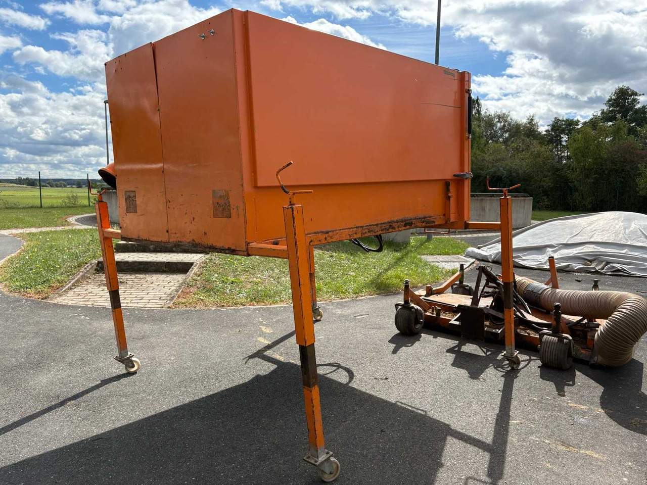LADOG Mähwerk LRM1800HAX, Mähcontainer LGSC129 - Pļaujmašīna-smalcinātājs/ Mulčētājs: foto 4 LADOG Mähwerk LRM1800HAX, Mähcontainer LGSC129 - Pļaujmašīna-smalcinātājs/ Mulčētājs: foto 4