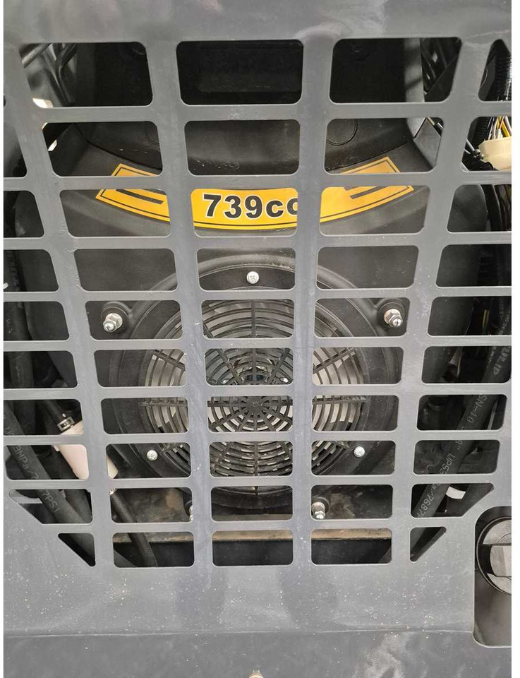 LADYS - 2025 - LA380 - SKID STEER LOADER - Kāpurķēžu kompaktiekrāvējs: foto 5 LADYS - 2025 - LA380 - SKID STEER LOADER - Kāpurķēžu kompaktiekrāvējs: foto 5